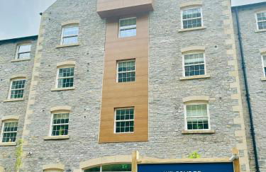 Rock Mill - Luxury 1 Bedroom Apartment 20 with Private Balcony - Photo 14