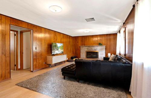 Charming Countryside Home with Yard and Office - Foto 23