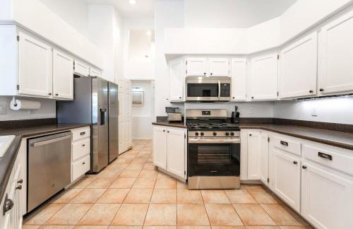 Luxury Vegas Escape,Pool, Playroom & Mtn Views - Foto 30