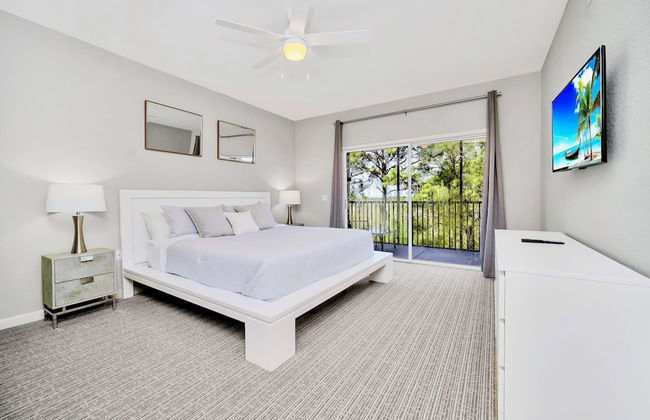 Upstay - Condo Near Disney w Games Pool Sauna - Photo 13