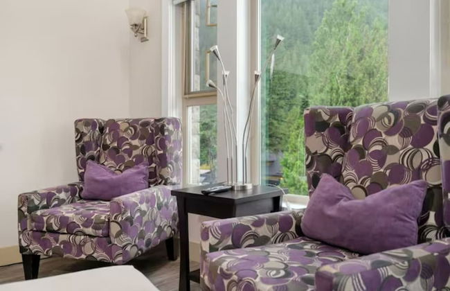 Harrison Lake Pets Welcome 3BR Suite - Photo 22