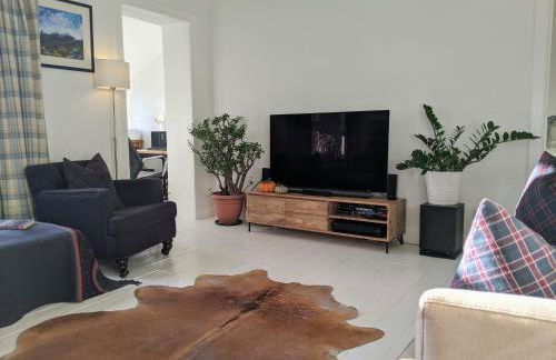 Central Hawick spacious stylish flat with log burner - Foto 14