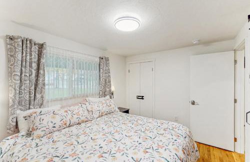 2 Mi to Campus! Family Home with Game Room in Eugene - Photo 10