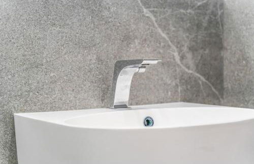 Luxury City Apartment, Walk to O2 Academy & Bullring, Sleeps 4 - Foto 27