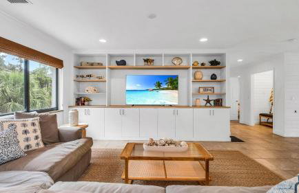 Designer Beachside Serenity Steps to the Beach! - Foto 10