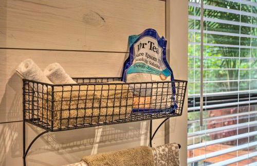 Romantic Broken Bow Cabin with Jacuzzi and Fire Pit! - Foto 7