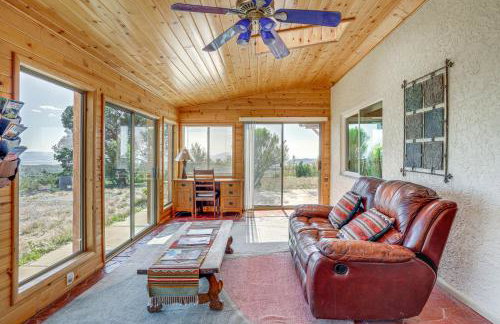 Sunroom and Sauna! Mtn-View Prescott Valley Home - Foto 9