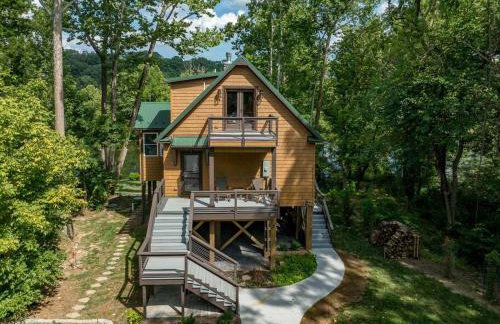 Riverside Oasis with Stunning Views, Cozy Firepit! - Photo 58