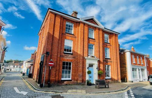 Luxury Georgian House With Sauna Sleeps 19-23 - Photo 1