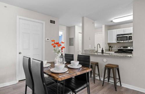 Courts & Pool - Sleeps 12 - Family Oasis - Photo 25