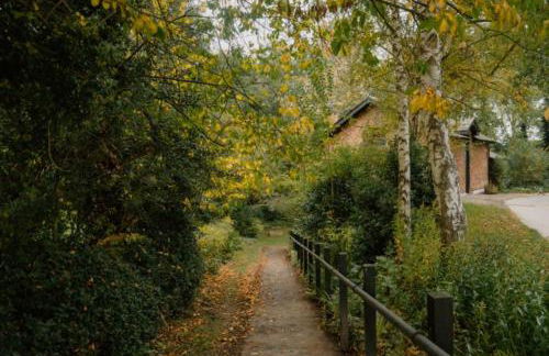 The Carriage House by Birch Stays - Photo 15