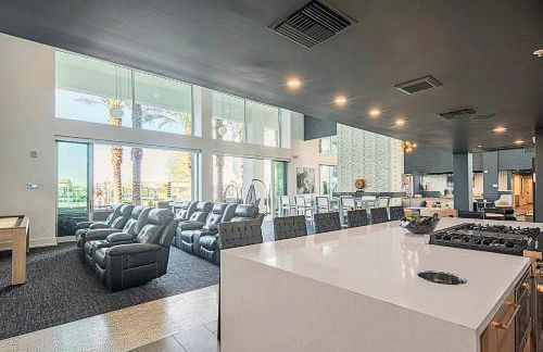 Near Mayo Clinic & Desert Ridge , Stay with Pool & Gym- S309 - Foto 57