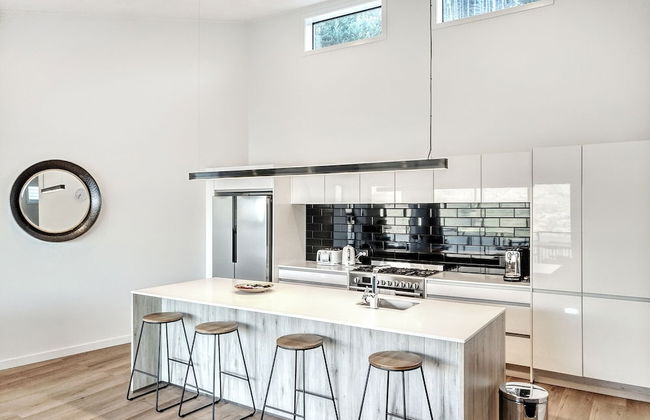 Newly Built Luxe House with Magnificent View - Foto 10