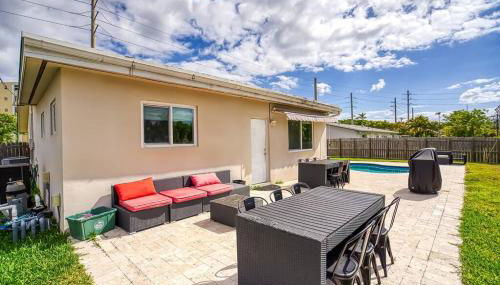 Tranquil Retreat with HEATED POOL Minutes to the Beach - Foto 5