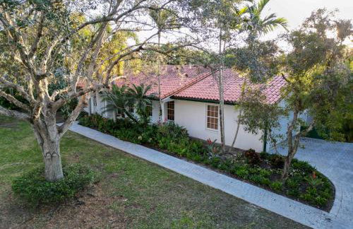 Tranquil Heirloom Hideaway Pool in South Miami - Foto 51