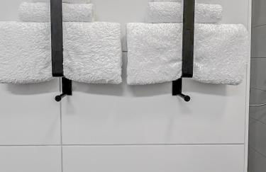 Beautiful Spacious 5 Room Apt in City Center that Sleeps 10 - Foto 47