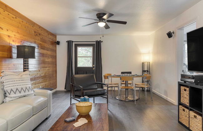 Views, Hot Tub, Firepit, Game Room, Playground Enchanted Forest by Avantstay - Foto 17