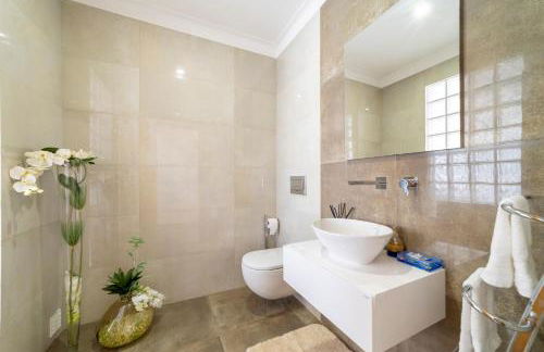 Stunning 4-Bedroom Villa With Pool - Perfect For Families - Foto 29