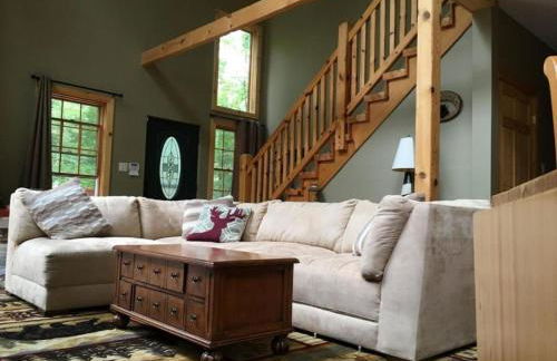 Cozy Vacation Rental for 10 with a Fire Pit in Jim Thorpe, Pennsylvania - Photo 51