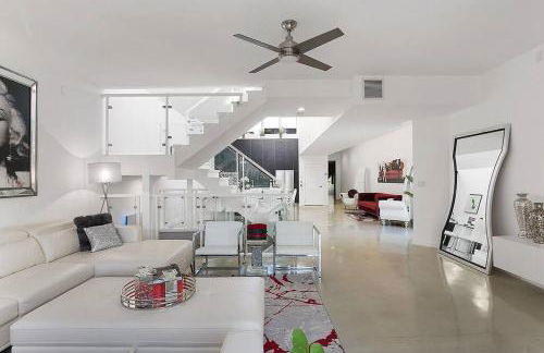 Luxury Mansion, Game Room, Pool, Rooftop, Skyline, Walk to Las Olas - Foto 51
