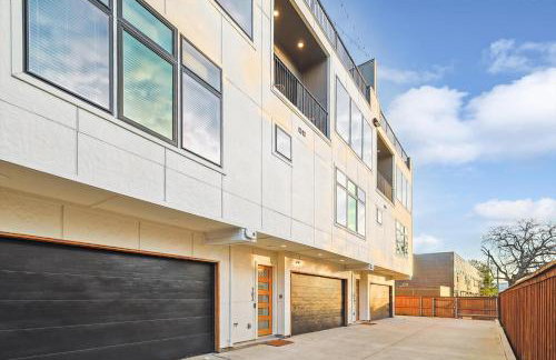 Best of The Cedars - Dallas Views Rooftop Luxury - Photo 35