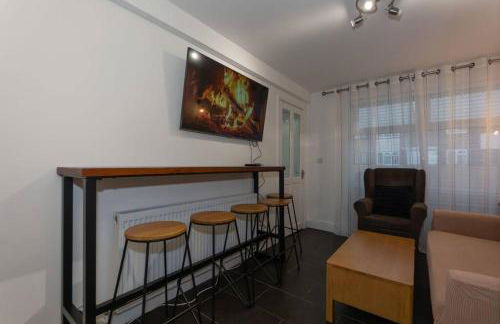 BrumStay UK® 5-Bed House Ideal for Long-Term Stays - Foto 12