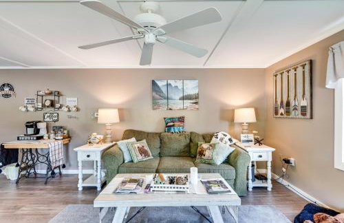 Steps to Crystal Lake Spacious Retreat with Views - Foto 4