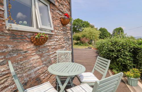 Coach House - Photo 24