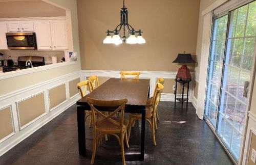 Beautiful and cozy house in Duluth! - Foto 20