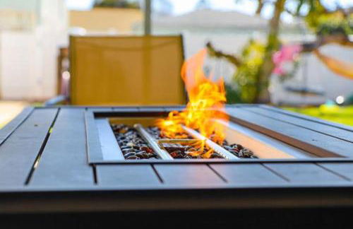 Spacious 3 bedroom unit with backyard and parking just 10 minutes from Rodeo Dr and attractions! - Photo 34