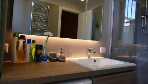 Casa25- Convenient location to Miland Centre & Como Lake! - Photo 3