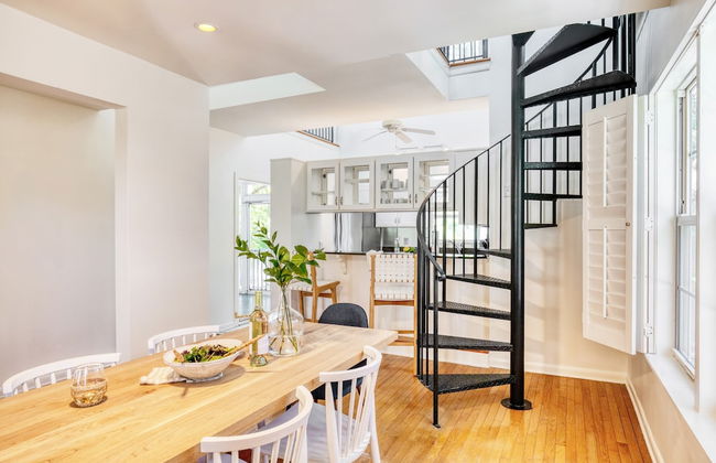 Hemlock by Avantstay Minutes From Folly Beach w/ Multiple Patios - Foto 18