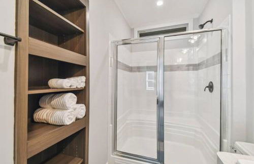 2 Bed Cozy Home, Dade City, Pickle Ball and Pool - Photo 21