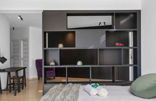 Relax in Luxury at This Stunning Seaside Villa - Photo 43