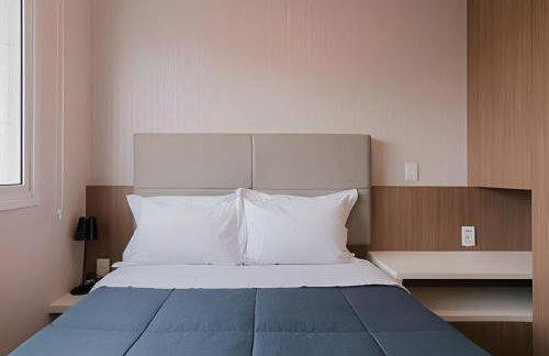 Studio prox shopping Curitiba Wifi, TV a Cabo e ar by UROOMS - Foto 21