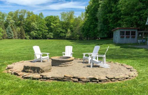 Thompson Home with Deck and Pond, 8 Mi to Elk Mountain - Foto 28