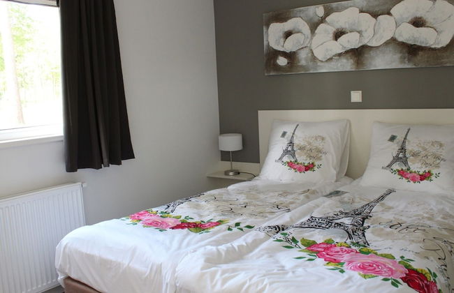 Modern Chalet 1 km. of a National Park - Photo 3