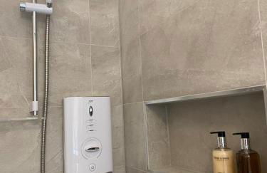 Spacious 2 bed sleeps 5 above traditional music pub - Foto 10