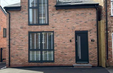 Pilgrim House by Phoenix Collection - Foto 1