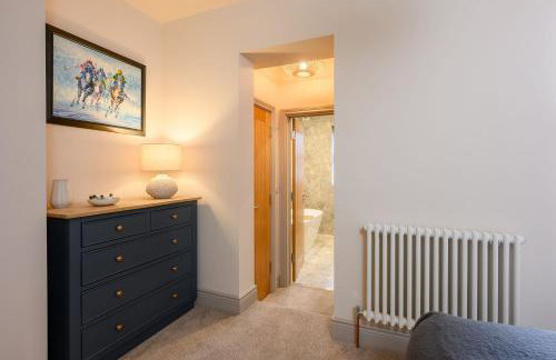 Stylish 3BR Townhouse Sleeps 6 Near City Centre - Foto 17