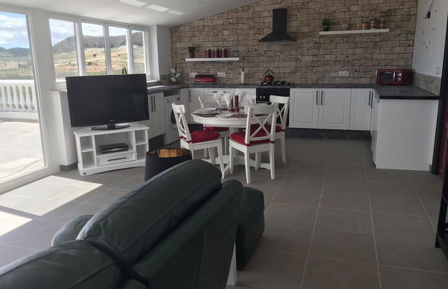 2 Bed-sleeps 4-mtn View-private Pool & Terrace - Photo 6