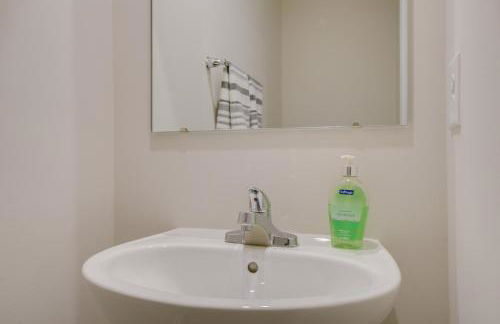 9 Mi to Duke University Spacious Home with Yard! - Foto 14