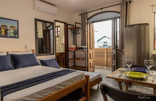 APART STUDIOS PONTAL - Aeroporto a 300 m - Praia 1,5 Km - Centro 2,5 Km - Cozinha Privativa - Mercado GBARBOSA e Padaria 450 m - Próx diversos Comércios a pé - Ar condic - Studios de 15 a 38 m2 Bem Equipados e Funcionais - Ideal Turismo e Trabalho - Foto 86