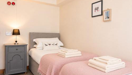 Howgills Apartments - Photo 4, towels