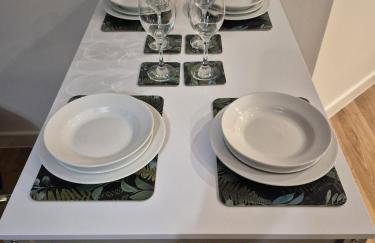 Sapphire Luxe- Basingstoke Sleeps 4 with Free Parking - Foto 12