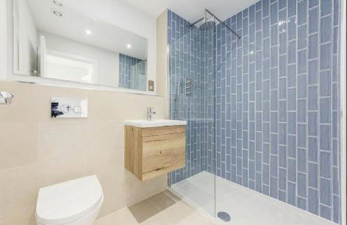 4 Beds Work Housing Near Croydon with Free Parking, High Speed WIFI sleeps up to 9 - Foto 18