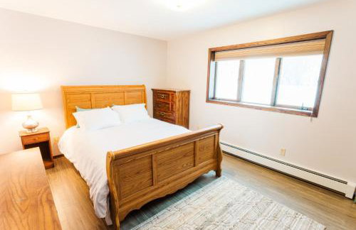 Relaxing Lake Haven House - Close to EVERYTHING! - Foto 18