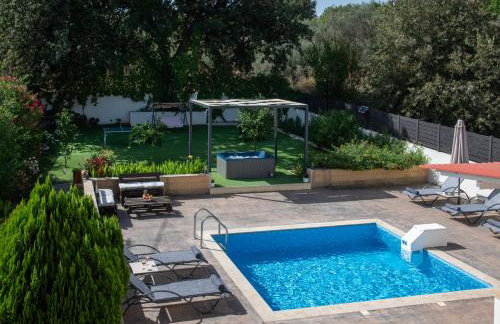 Villa Alex with private pool and jacuzzi - Foto 1