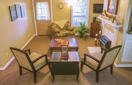 Fully Furnished Camping Cabin near Cherokee National Forest - Foto 38