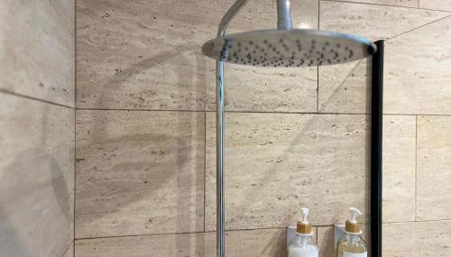 Dúplex 2 hab con terraza by Prestigi - Photo 3, Shower